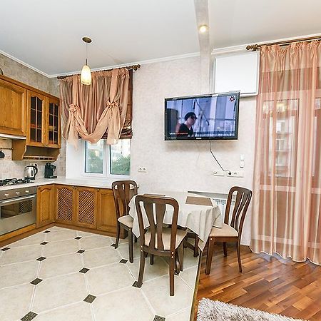 Amazing Two Beds In The Klovskiy Spusk Apartment Kiev Luaran gambar